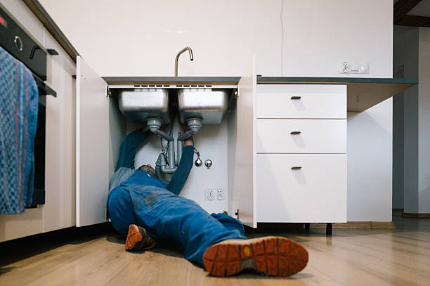 Professional Leak Detection technician working in Springville, AL